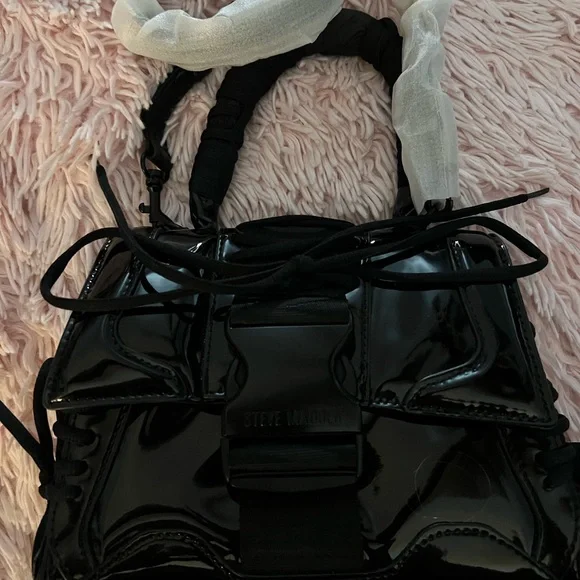 Steve Madden Glossy Black
Steve Madden Diego shoulder bag with top handle - Picture 2 of 12